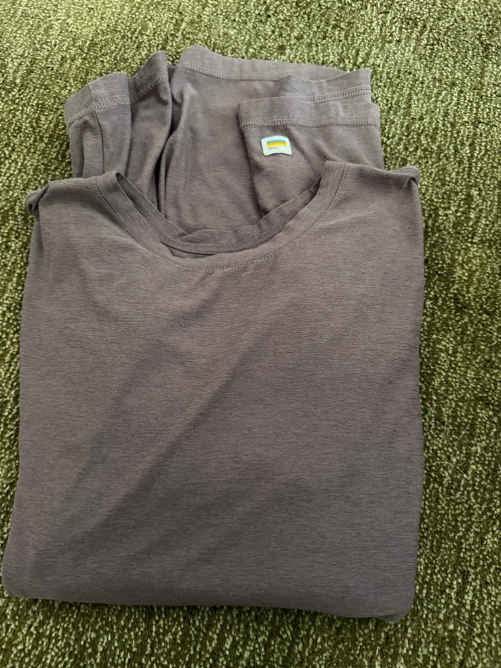 Vuori Short Sleeve Tee in mauve